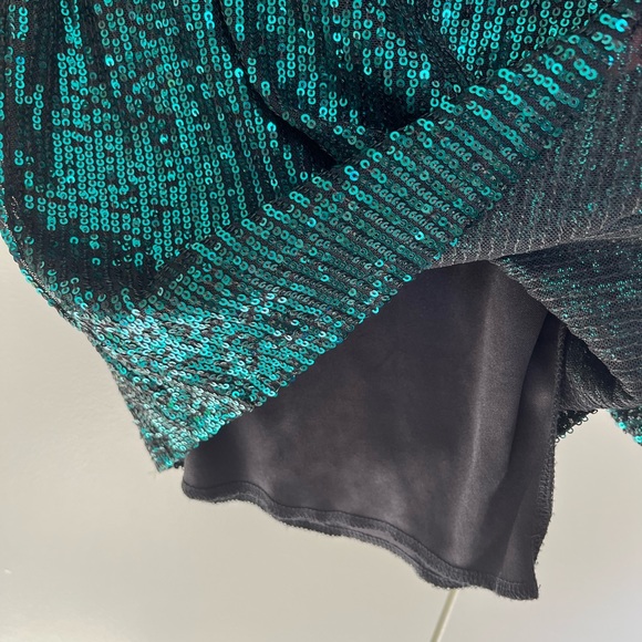 Emerald green formal dress - Picture 2 of 6